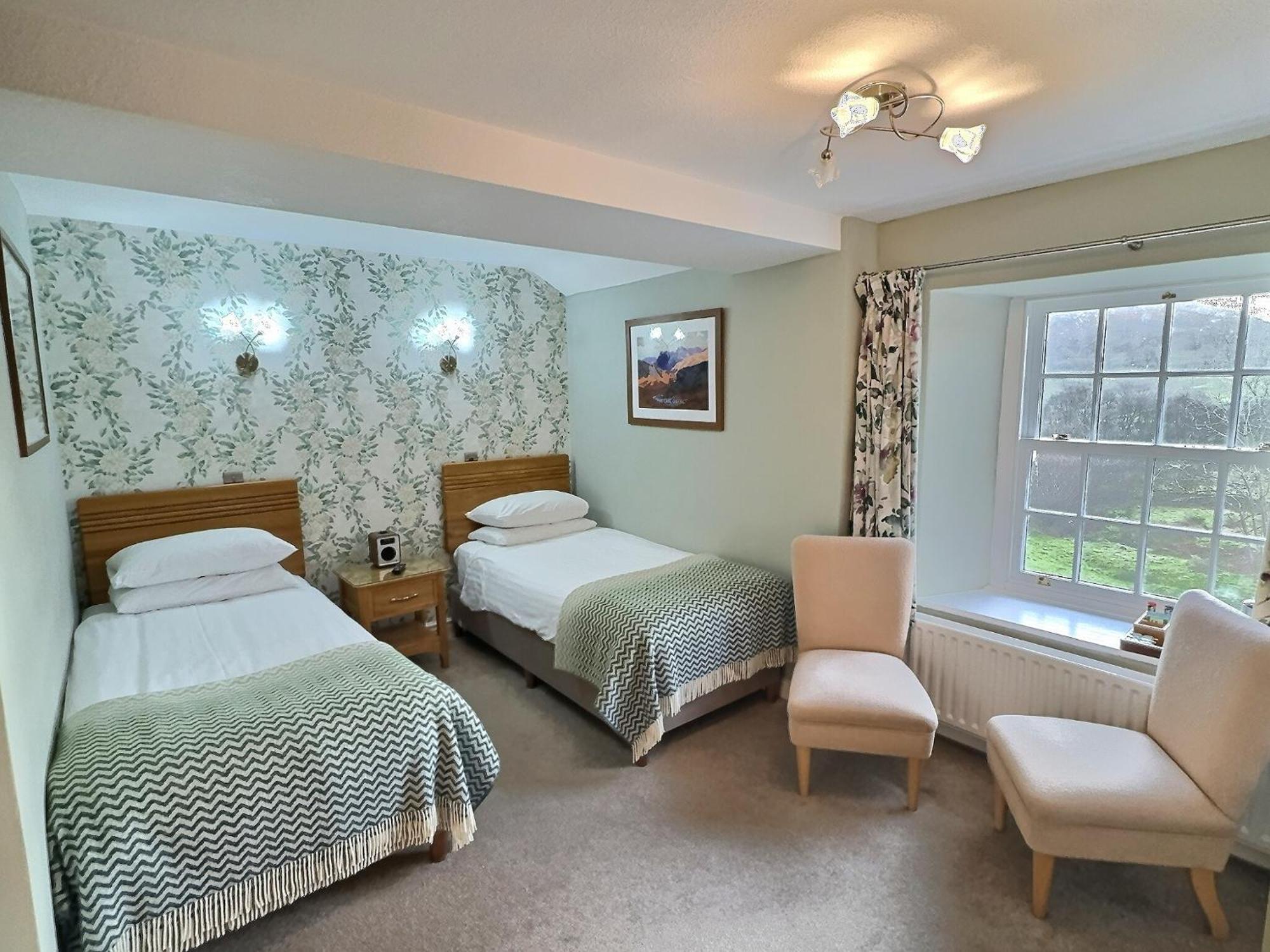 Three Shires Inn 4*